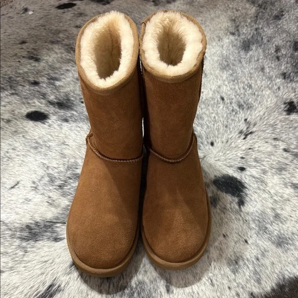 UGG | Shoes | Ugg Tan Winter Boots With Cream Lining | Poshmark